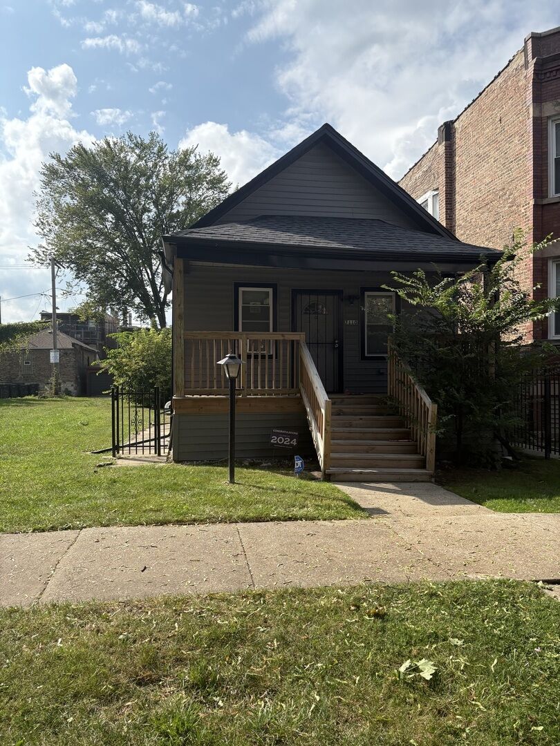 Property Photo:  7110 S Champlain Avenue  IL 60619 