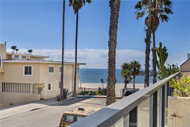 Property Photo:  1 3rd Pl 2  CA 90802 