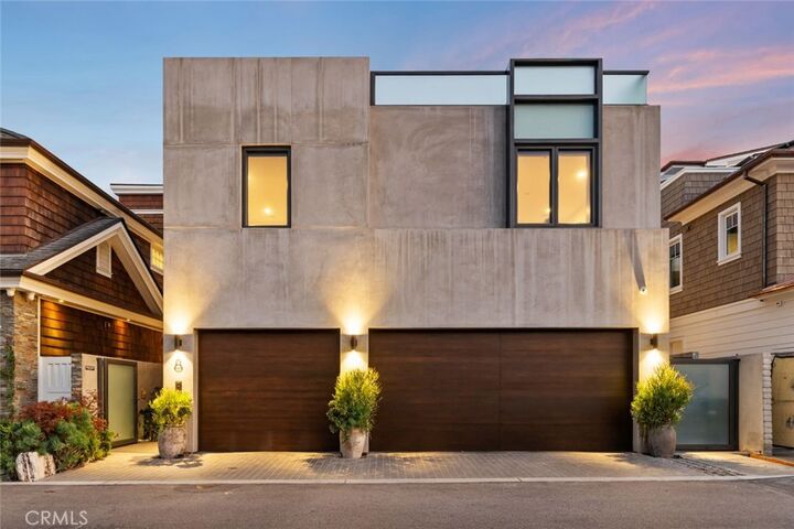 Property Photo:  8 Beacon Bay  CA 92660 