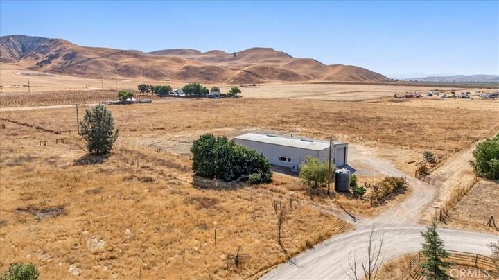 Property Photo:  485 S 8 Th Street  CA 93461 