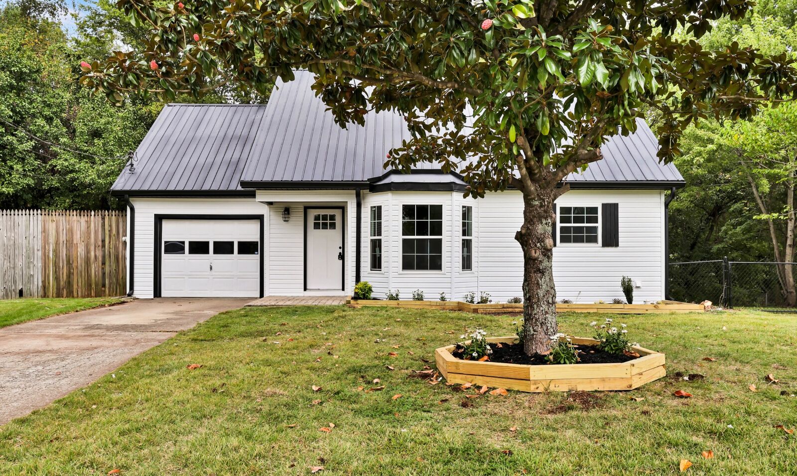 Property Photo: 1588 Barrett Dr TN 37043