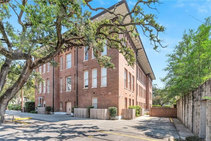 Property Photo: 3601 Camp Street 101 LA 70115