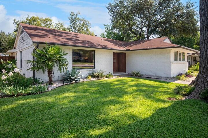 Property Photo: 7325 Rutgers Drive TX 75214
