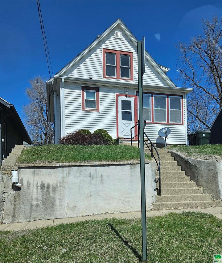 1405 Hill Ave  Sioux City IA 51104 photo