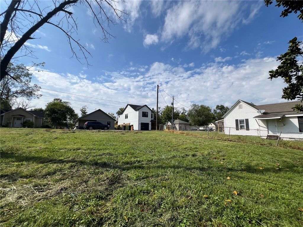 Property Photo:  N C Street  AR 72756 