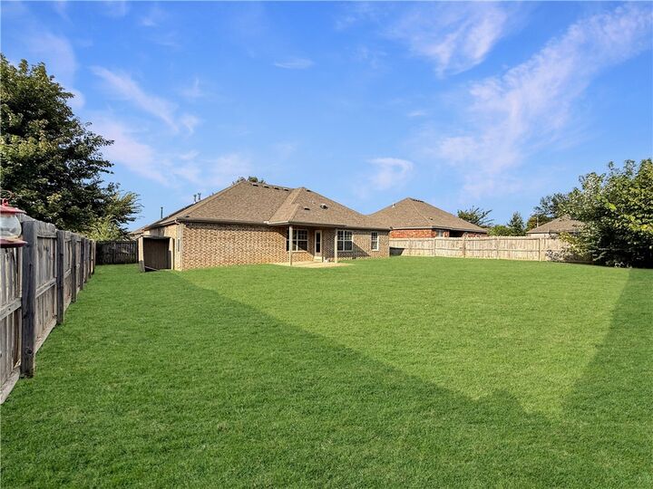 Property Photo: 2703 SW Ledbury Cove AR 72713