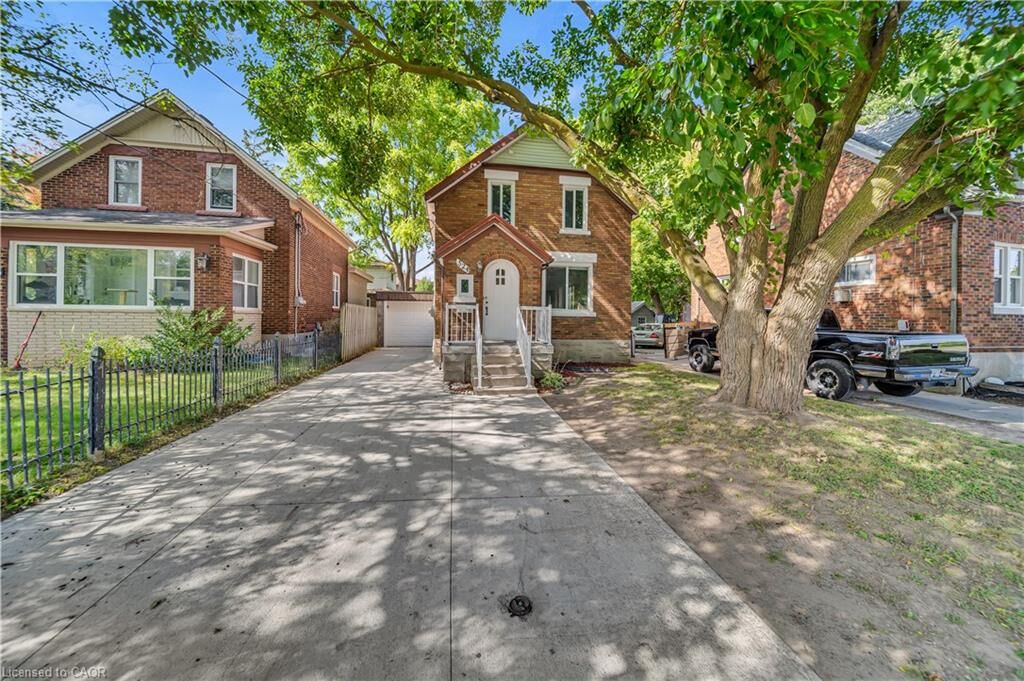 Property Photo:  324 Victoria Street S  ON N2M 3A3 