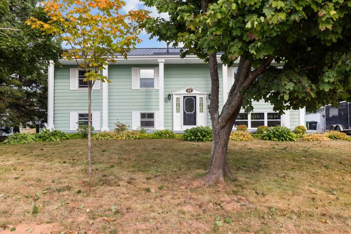 Property Photo:  97 Nassau Street  PE C1A 7V9 