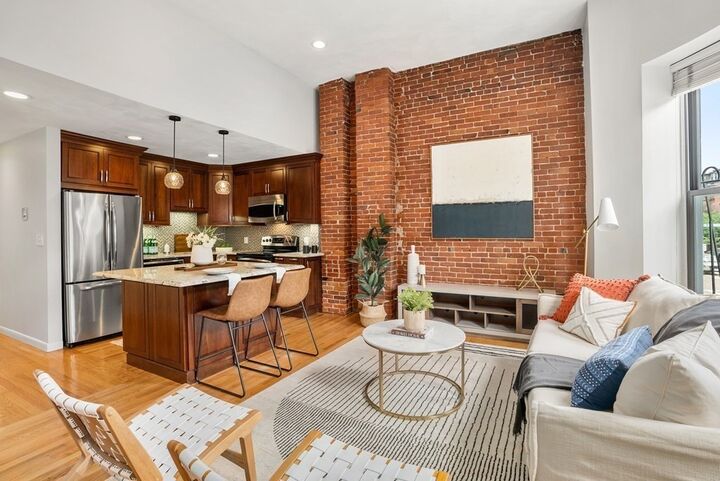 Property Photo:  529 Columbus Avenue 6  MA 02118 