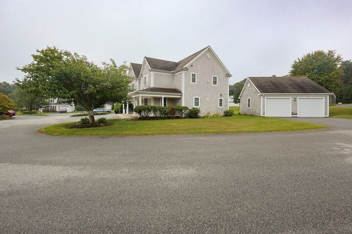 24 Center St D  Mashpee MA 02649 photo