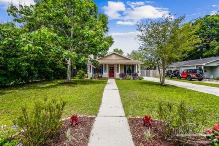 Property Photo:  1516 E Brainerd St  FL 32503 