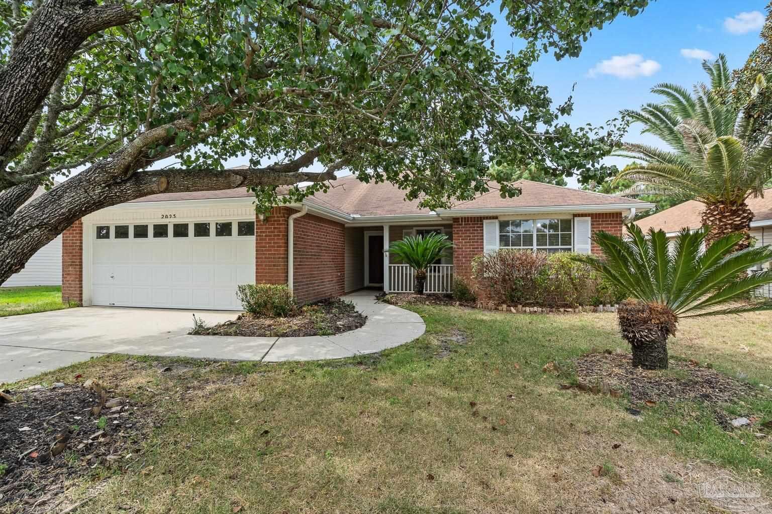 Property Photo: 2025 Shadow Lake Dr FL 32563