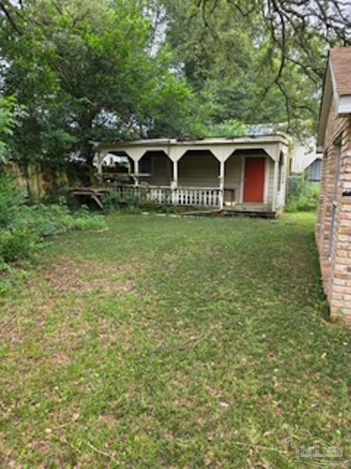 Property Photo:  6869 Devonshire Cir  FL 32506 