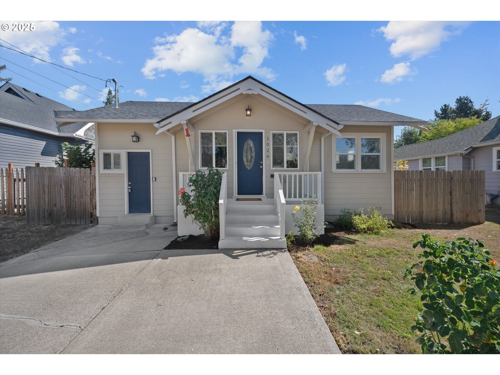 Property Photo:  1026 NE Galloway St  OR 97128 