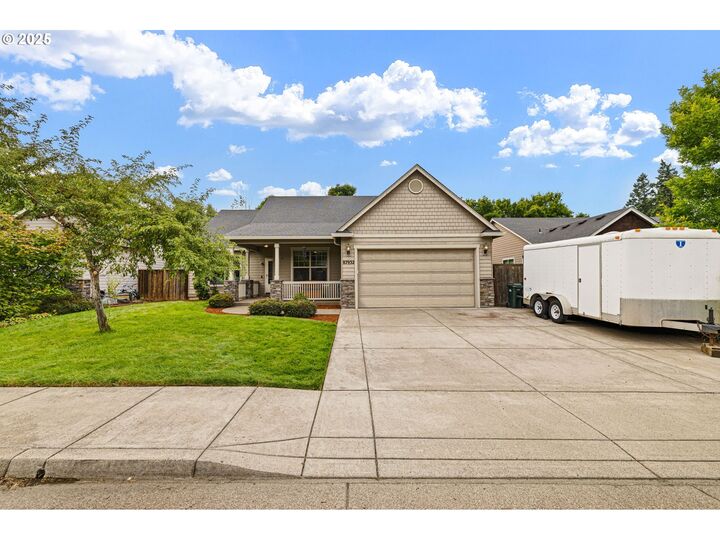 Property Photo:  87932 Erdman Way  OR 97487 
