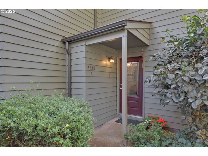 4441 Fox Hollow Rd 1  Eugene OR 97405 photo
