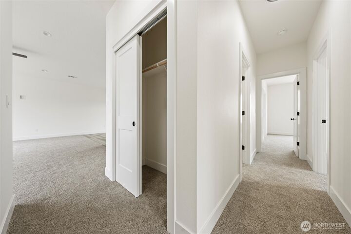 Property Photo: 1204 E Mt Hood Street WA 99344