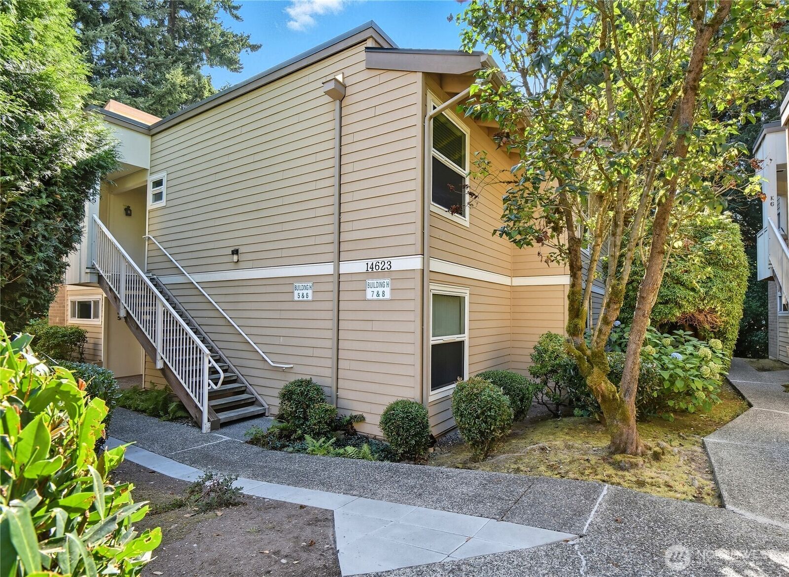 Property Photo:  14623 NE 40th Street H-7  WA 98007 
