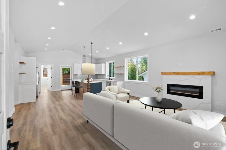 Property Photo:  360  Deerhaven Lane  WA 98284 