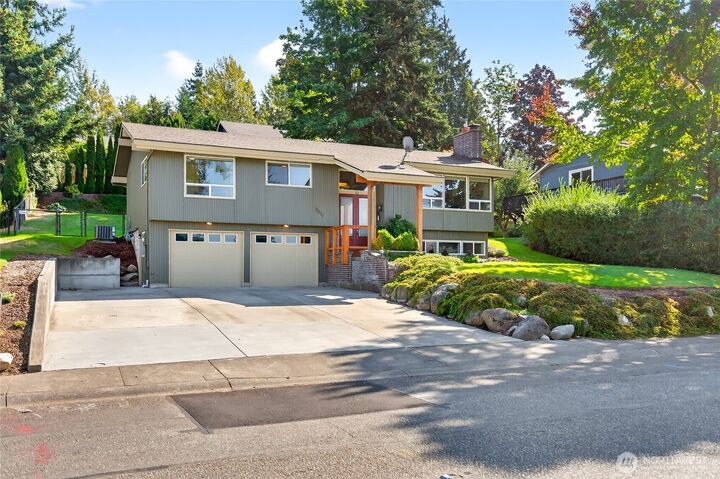 Property Photo: 2218 Niagara Drive WA 98229