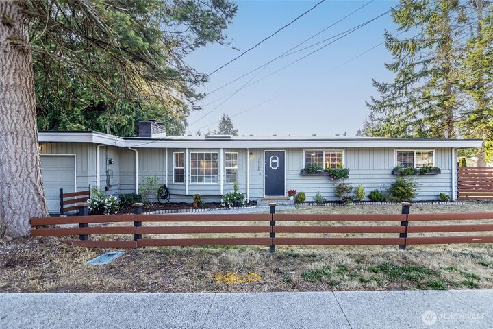 Property Photo: 16128 52nd Avenue W WA 98026