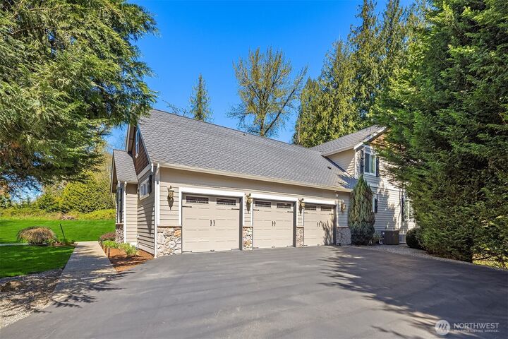 Property Photo: 23340 257th Avenue SE WA 98038