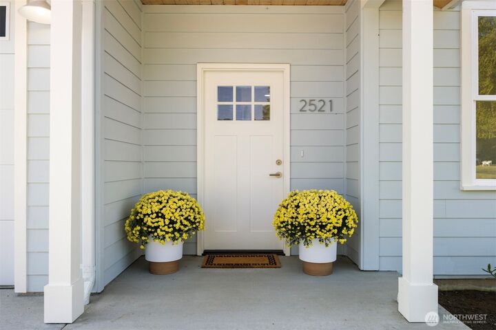 Property Photo:  2521  Dodd Avenue  WA 98230 