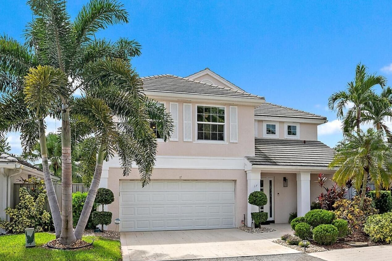 Property Photo: 17 Commodore Place FL 33418