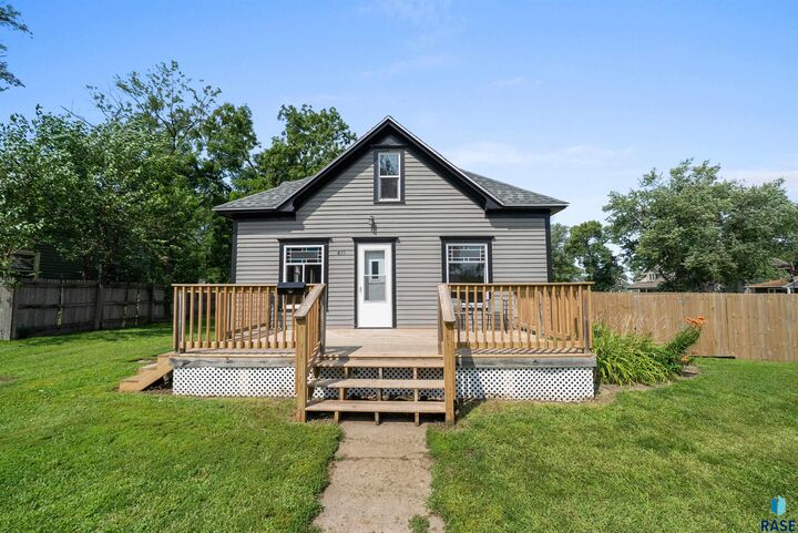 Property Photo:  411 N 6th St  SD 57004 