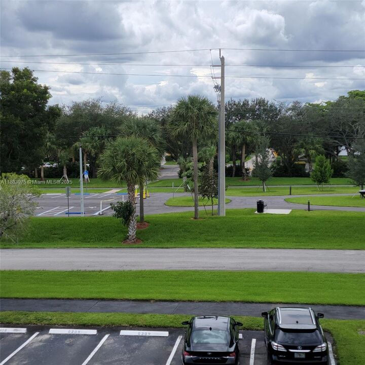 Property Photo:  1551 SW 135th Ter 310G  FL 33027 