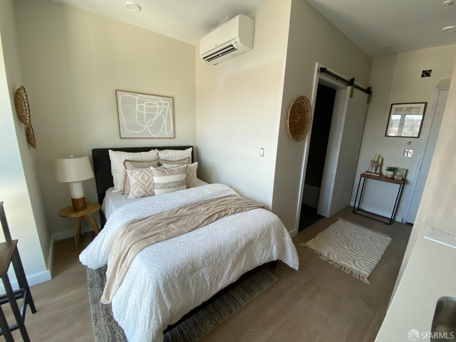 Property Photo:  811 Valencia Street 203  CA 94121 