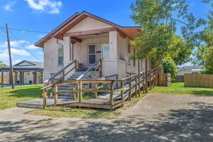 Property Photo:  505 W Sallier Street W  LA 70601 