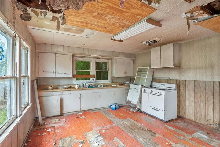 Property Photo:  608 Orange Street  LA 70601 