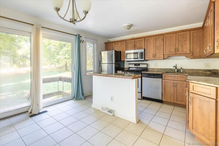 Property Photo:  181 Towne House Road 181  CT 06514 