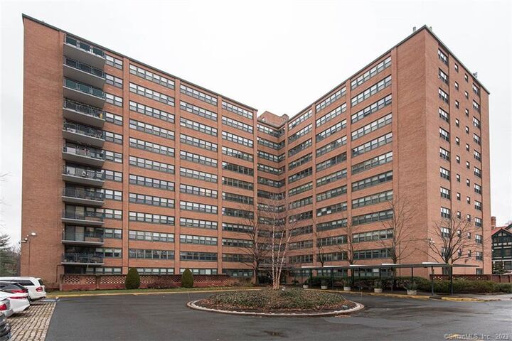 Property Photo:  31 Woodland Street 4G  CT 06105 