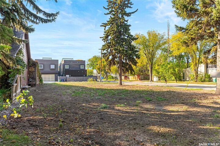 Property Photo:  675A University Drive  SK S7N 0J1 