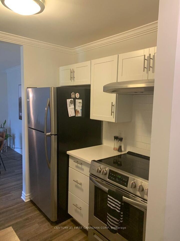 Property Photo: 140 Conway Drive 46 ON N6E 3N2