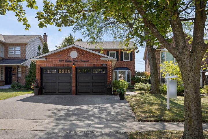 1211 Bridge Gate Crescent  Pickering ON L1X 1A3 photo