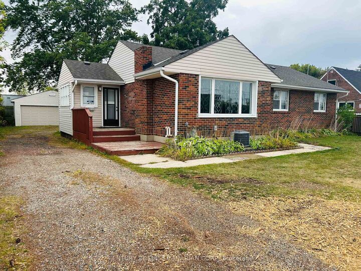 Property Photo:  2311 Dundas Street  ON N5V 1R4 