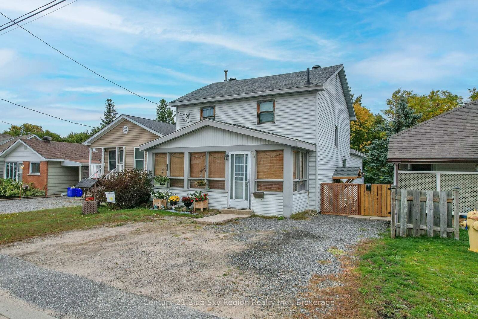 Property Photo:  242 Princess Street E  ON P1B 1P9 