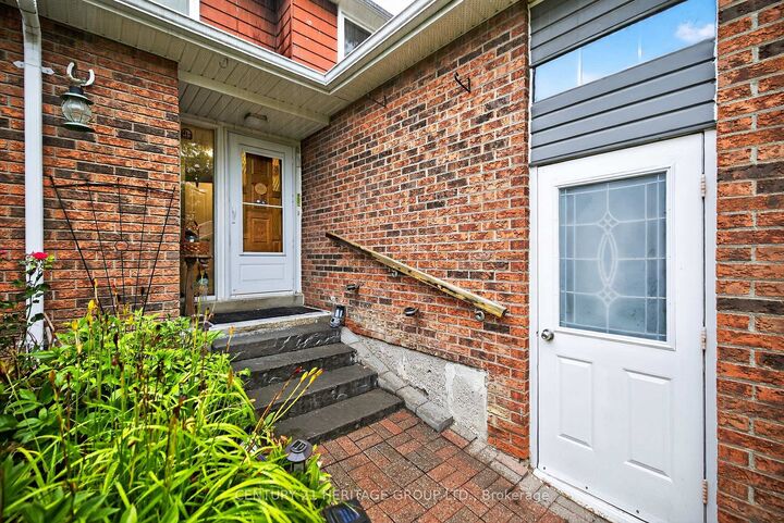 Photo de la propriété:  374 Maplegrove Avenue  ON L3Z 1V7 