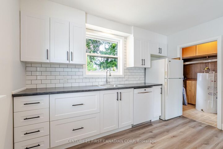 Photo de la propriété:  76 Myrtle Street  ON N5R 2G1 
