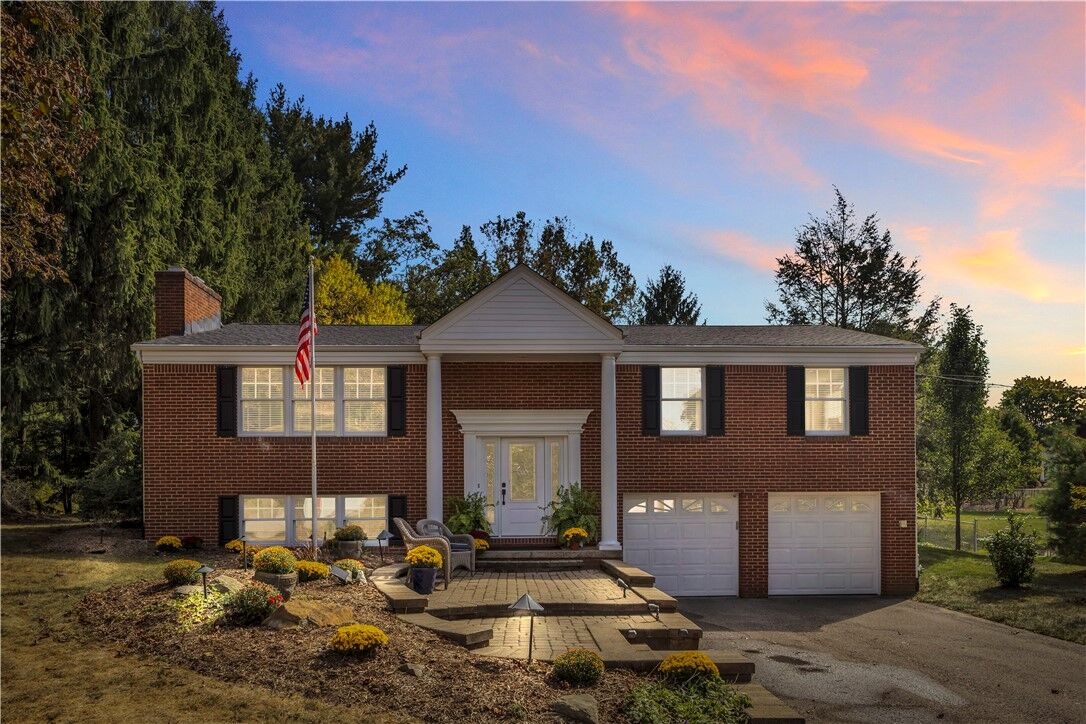 Property Photo:  1528 Sandhurst Dr  PA 15237 