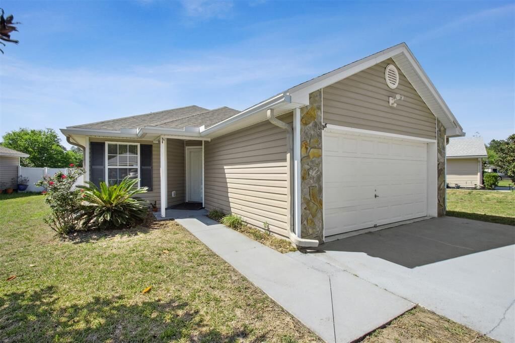 Property Photo:  96473 Starfish Drive  FL 32097 