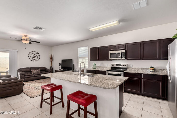Property Photo:  5006 E Smoky Quartz Road  AZ 85143 