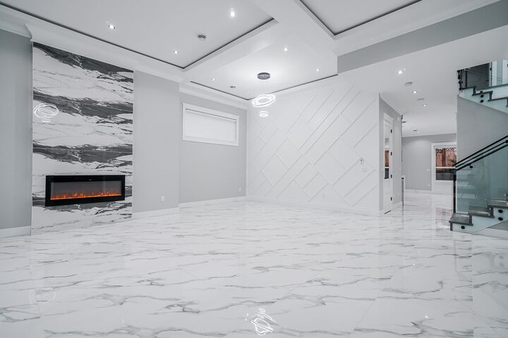 Photo de la propriété:  14220 114 Avenue  BC V3R 5H3 