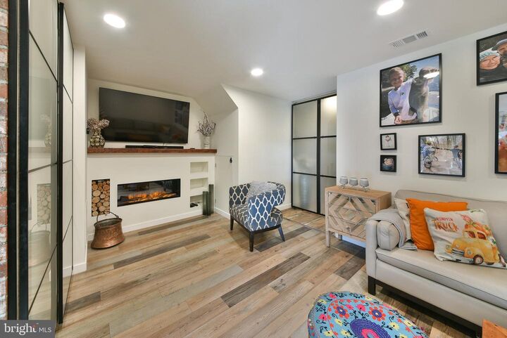 2864 E Bristol Street  Philadelphia PA 19137 photo