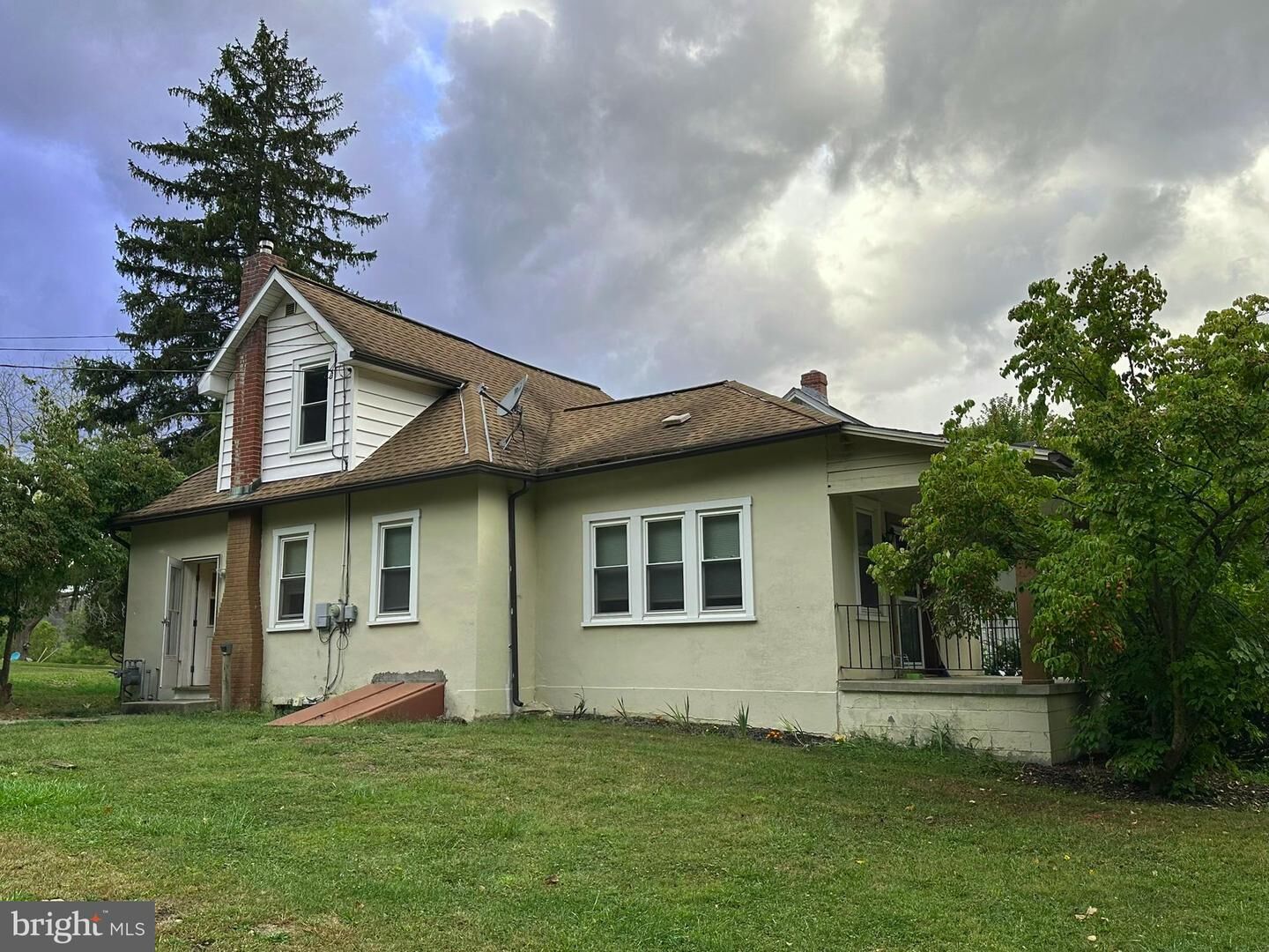 Property Photo:  942 S Juliana Street  PA 15522 