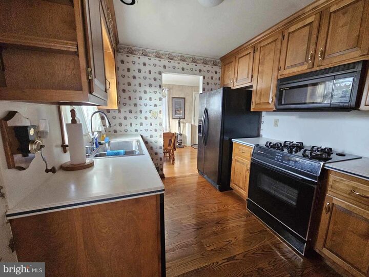 Property Photo:  1719 Locust Street  PA 17070 
