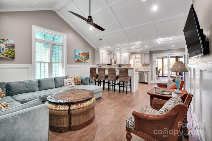 Property Photo:  105 SE 37th Street  NC 28465 